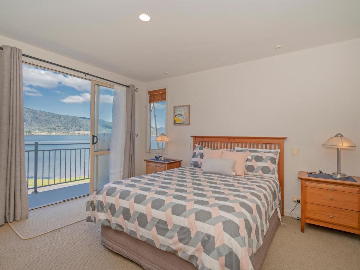 Tairua Waterfront Retreat - Tairua Apartment Buitenkant foto